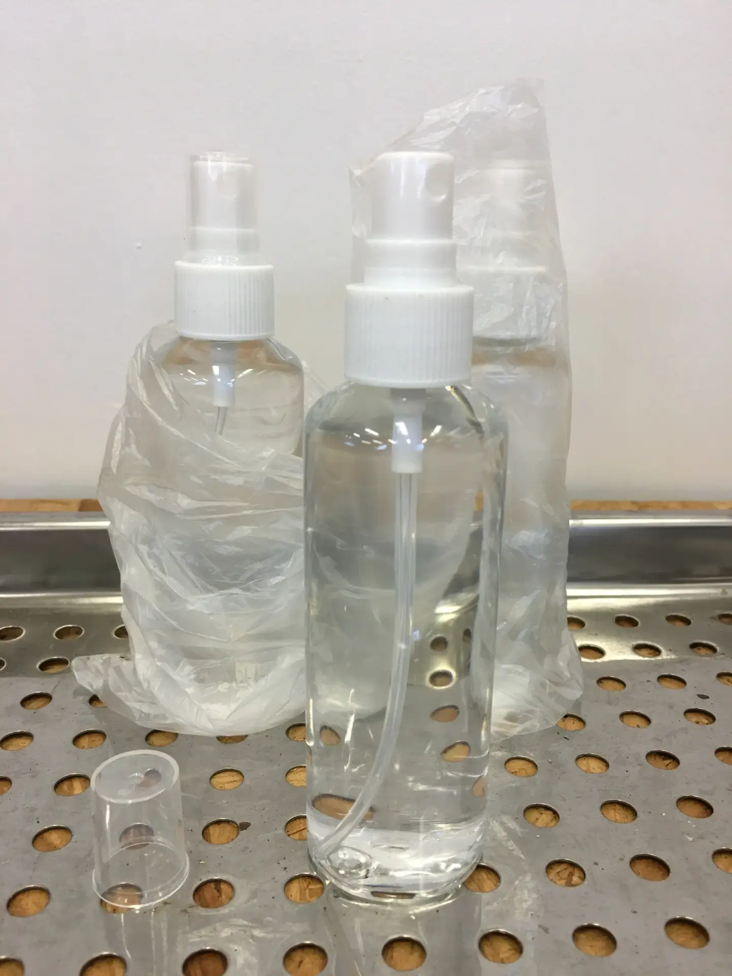 100ml 70% Isopropyl Alcohol Sanitisation Spray with Atomiser spray Head 100ml 70% Isopropyl Alcohol Sanitisation Spray with Atomiser spray Head