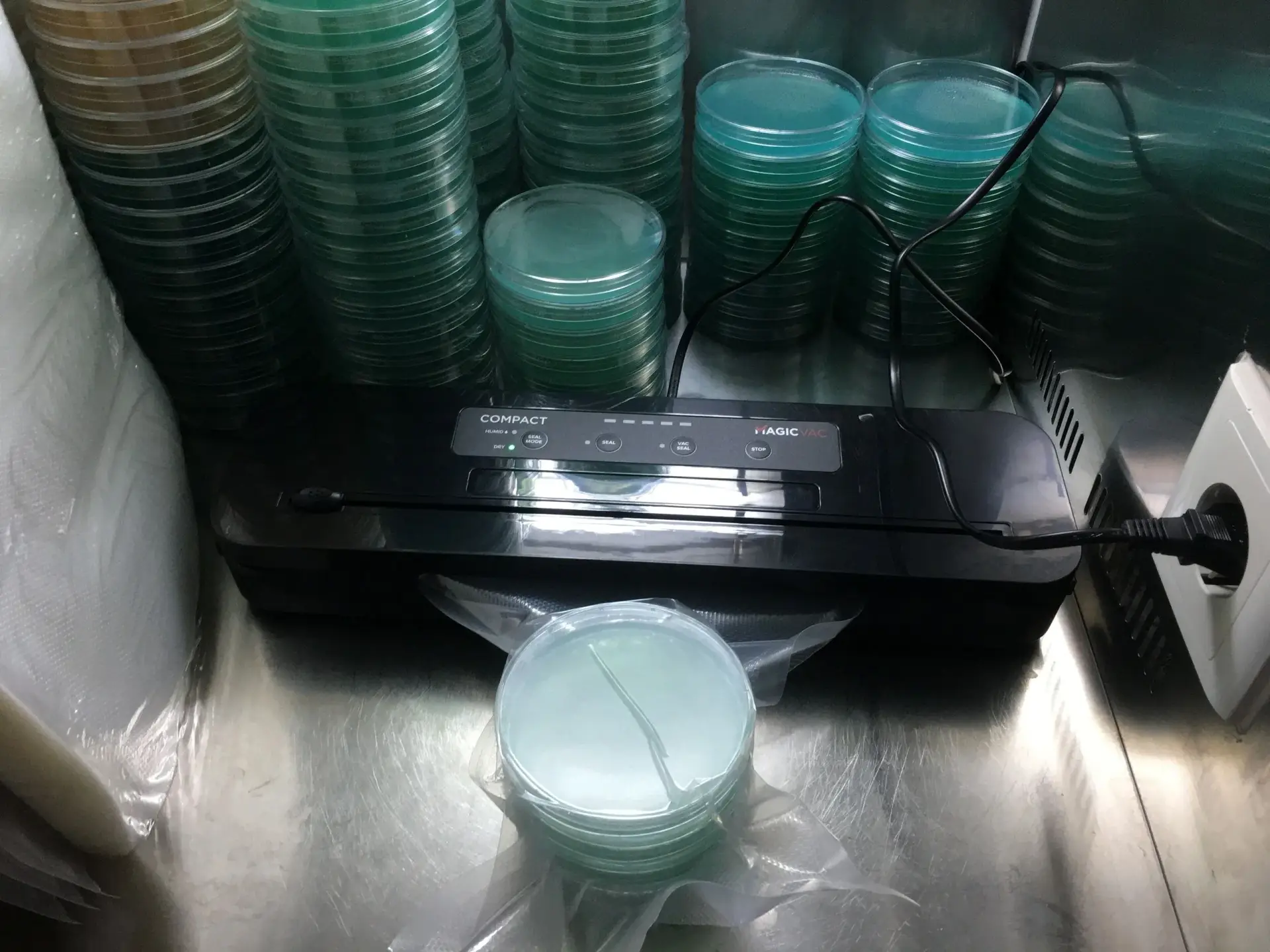 Laminar Flow Hood VD-650 Laminar Flow Hood VD-650